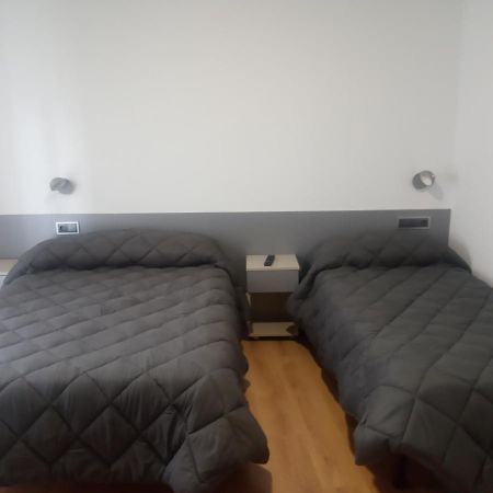 Hostal Outarelo Ourense Buitenkant foto