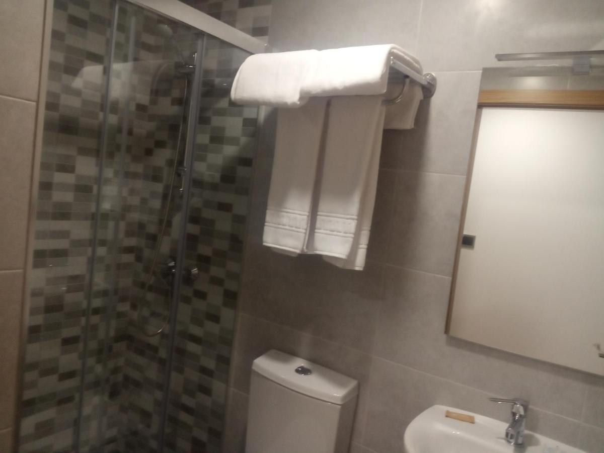 Hostal Outarelo Ourense Buitenkant foto